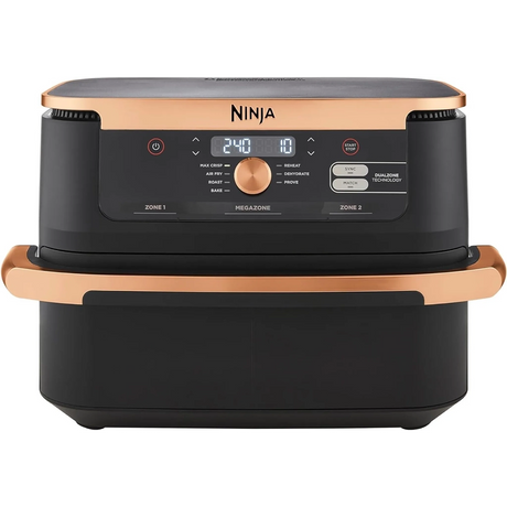 Die Ninja Foodi FlexDrawer Dual Zone Heißluftfritteuse von Ninja hat ein schwarzes und kupferfarbenes Design, ein Fassungsvermögen von 4 Litern, ein digitales Display und 10 Bedientasten auf der Vorderseite für eine einfache Bedienung.