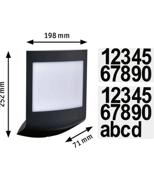Die Paulmann Padea LED 3-Step-Dim Außenwandleuchte in anthrazit, mit einer weißen rechteckigen Platte (252x198x71 mm), beinhaltet zwei Aufkleberbögen (schwarze Zahlen, Buchstaben a-d). Insektenfreundliches Design von Paulmann.