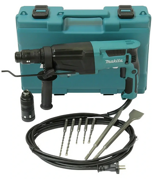 Das Makita Kombihammer HR2670FTX1 Bohrhammer-Set enthält einen 800-W-Motor, eine SDS-PLUS-Aufnahme, einen Koffer, einen zusätzlichen Griff, Bohrer, Meißel, Bohrfutter und ein Netzkabel. Marke: Makita.