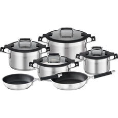 Das Rösle Silence Pro Topfset 6-tlg. von Rösle besteht aus sechs Edelstahltöpfen mit Glasdeckeln und zwei Pfannen mit schwarzen Griffen, die sich stilvoll vor einem weißen Hintergrund präsentieren.