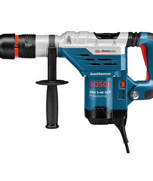 Der Bosch GBH 5-40 DCE Professional Bohrhammer mit SDS-max ist ein leistungsstarker blau-schwarzer Bohrhammer mit seitlichem Griff und Kabel, der für anspruchsvolle Aufgaben konzipiert ist.