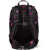 Der Satch Match Schulrucksack - Mystic Nights von Satch hat ein schwarz-lila Design mit pinken Akzenten. Er wird von der Rückseite mit ergonomisch gepolsterten Gurten, Brustschnalle und erweiterbarem Stauraum gezeigt.