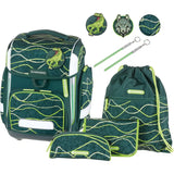 Das Schneiders Ergolite Jurassic - 9-teiliges Schulranzen-Set von Schneiders zeigt ein grün-schwarzes Ergolite-Design mit Dinosaurier- und Wolfsmotiven, inklusive Rucksack, Kordelzugtasche, Federtasche, Reißverschlussetui, Schlüsselanhänger und runden Aufnähern.