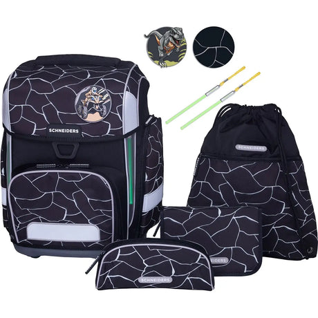 Schneiders Ergolite "Dark Hunter" 9-teiliges Schulranzen-Set in Schwarz-Weiß mit abstraktem Muster: ergonomische Ranzen, Lunchbag, Federmäppchen, Turnbeutel und zwei Stifte.