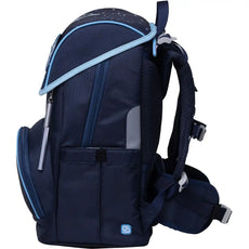 Das Schneiders Ergojet Space Dream Schulranzen-Set - 6-teilig ist marineblau mit hellblauer Zierleiste, ergonomisch gepolsterten Trägern und mehreren Fächern - ideal für Grundschüler.