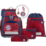 Das Step by Step Cloud Set FC Bayern Mia san Mia ist ein ergonomischer Schulranzen in Rot und Blau mit viel Stauraum, passenden Accessoires und Clublogos.