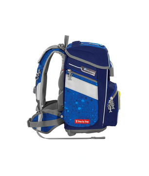 Der Step by Step Space - Limited Edition "Playmobil Novelmore Arwynn" (5-teiliges Set) Schulrucksack hat ein blaues und graues Design, mehrere Fächer, gepolsterte Gurte und Magic Mags - ideal für Playmobil Novelmore Fans.