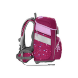 Ergonomisch und farbenfroh: Das Step by Step SPACE Schulranzen-Set "Fairy Freya" (5-teilig) begeistert als pink-lila Rucksack mit grauen Trägern und Sternenmuster - seitlich zu sehen.