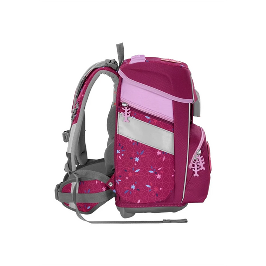 Ergonomisch und farbenfroh: Das Step by Step SPACE Schulranzen-Set "Fairy Freya" (5-teilig) begeistert als pink-lila Rucksack mit grauen Trägern und Sternenmuster - seitlich zu sehen.
