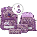 Das Step by Step Circle Set Lovely Unicorn Nuala ist ein lilafarbenes Rucksack-Set mit passendem Federmäppchen, Kordelzugtasche und Zubehör. Das ergonomische Design von Step by Step bietet reichlich Stauraum für bequemes und organisiertes Tragen.