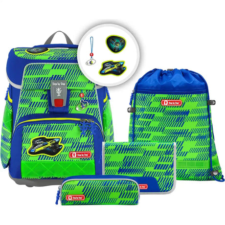 Das Step by Step Space Set Star Catcher hat ein leuchtend grünes und blaues Design, enthält ein passendes Federmäppchen, eine Tasche mit Kordelzug und einen Schlüsselanhänger und bietet viel Stauraum. Das ergonomische Tragesystem sorgt für Komfort.