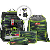 Das Step by Step Space Set Wild Cat ist ein grün-schwarz gestreiftes ergonomisches Schulrucksack-Set mit Panther-Design, ideal für Grundschulkinder. Enthält Feuerzeug Schulranzen, Kordelzug Tasche, Federmäppchen, Reißverschluss Tasche, Schlüsselanhänger & Zubehör.