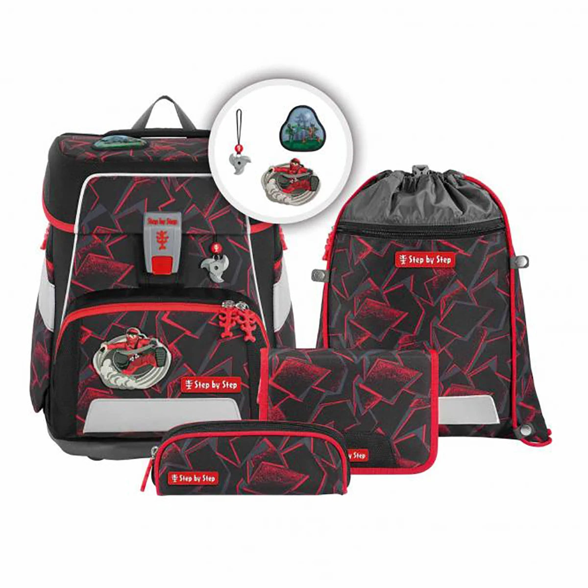 Step by Step SPACE Schulranzen-Set, 5-teilig Ninja Yuma: Dieses Set von Step by Step enthält Schulranzen, Federmäppchen und Kordelzugtasche mit Ninja- und geometrischem Design - perfekt für Grundschüler.