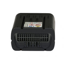 Der STIHL Ersatzakku AP 200 ist ein schwarzer, rechteckiger 36-V-Lithium-Ionen-Akku mit Warnhinweisen und Lüftungsschlitzen, der für das STIHL AP-System vorgesehen ist, abgebildet auf weißem Grund.