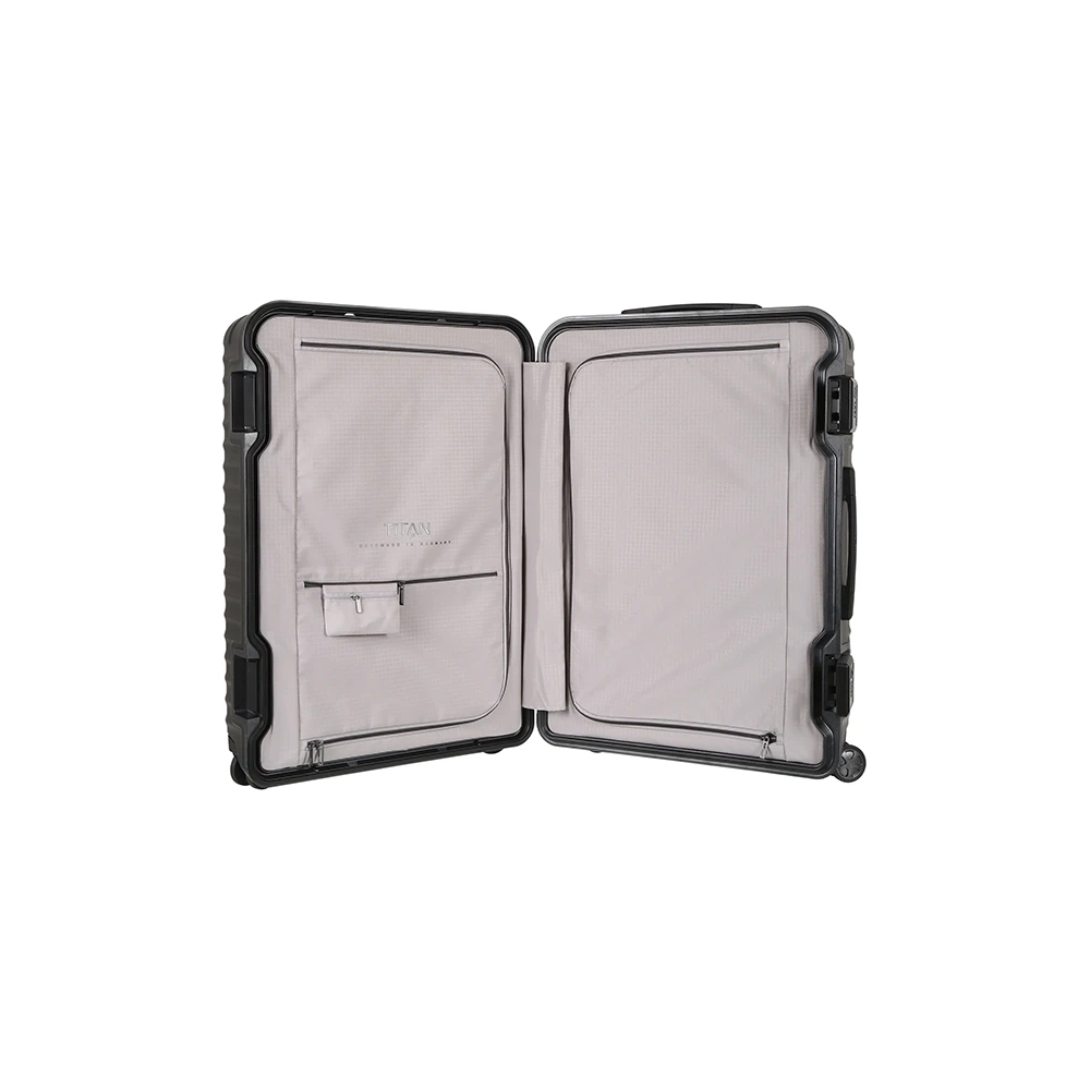 Der TITAN LITRON FRAME 4-Doppelrollen-Trolley (100L, 75cm, schwarz) von Titan verfügt über einen hellgrauen Innenraum mit Reißverschlussfächern, einer kleinen Tasche und einem sicheren TSA-Zahlenschloss für bequemes Reisen.