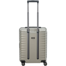 Der TITAN Litron Frame Trolley S mit Vortasche 42L in champagne von Titan ist ein stilvoller Hartschalen-Handgepäckkoffer mit vier Rollen und einem verlängerten Teleskopgriff, perfekt für Reisen.