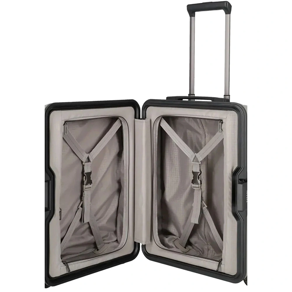 Öffnen Sie den TITAN Litron Frame Trolley S mit Vortasche 42L in champagner von Titan und entdecken Sie einen beigen Innenraum mit Kreuzgurten, einem verlängerten Teleskopgriff und einem sicheren TSA-Zahlenschloss.