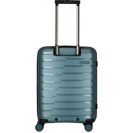 Der Travelite Air Base 4-Rad Trolley S mit Vortasche in Ice Blue zeichnet sich durch horizontale Linien, einen Teleskopgriff und vier Rollen aus - perfekt als Handgepäcktrolley der Marke Travelite.