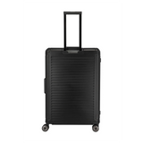 Der Travelite Next 4-Rollen-Trolley 67 cm in Schwarz (Aluminium) von Travelite verfügt über vier Rollen, einen verlängerten Griff und ein TSA-Zahlenschloss, abgebildet auf einem schlichten weißen Hintergrund.