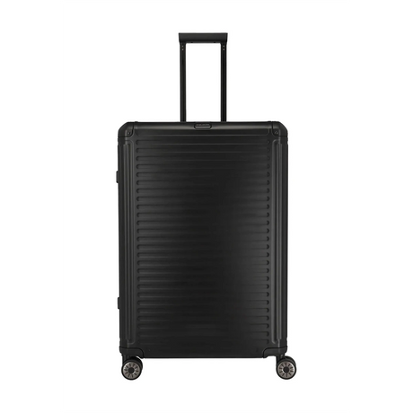 Der Travelite Next 2.0 4-Rollen-Trolley L (77 cm, Schwarz) von Travelite verfügt über eine Aluminium-Hartschale, vier Rollen, einen Teleskopgriff und ein TSA-Zahlenschloss, abgebildet auf weißem Hintergrund.