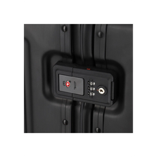 Nahaufnahme des Travelite Next 2.0 4-Rollen-Trolley L (77 cm, Schwarz) von Travelite, einem Aluminium Hartschalenkoffer mit integriertem TSA-Zahlenschloss und Schlüsselloch für erhöhte Sicherheit in der schlanken Kofferoberfläche.