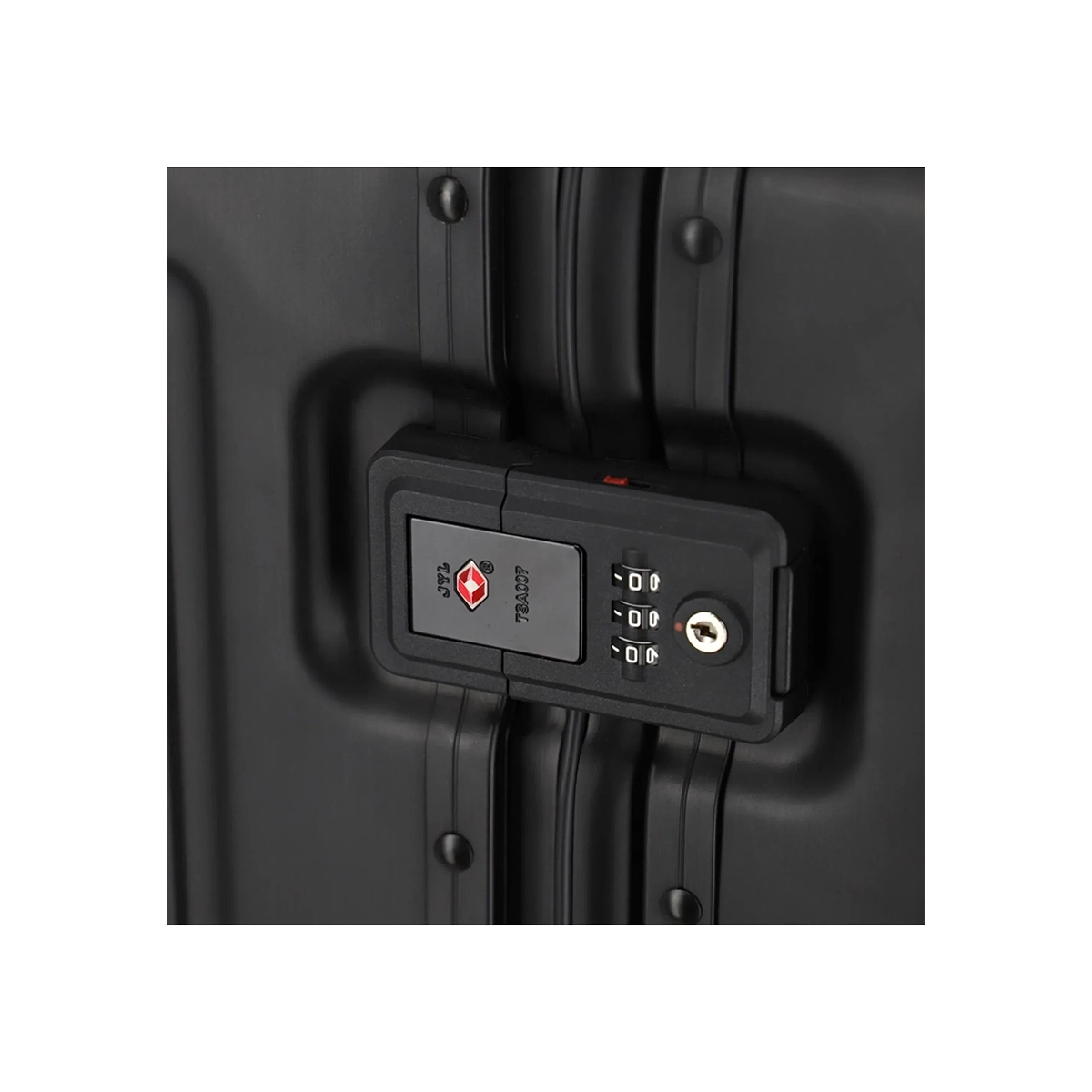 Nahaufnahme des Travelite Next 2.0 4-Rollen-Trolley L (77 cm, Schwarz) von Travelite, einem Aluminium Hartschalenkoffer mit integriertem TSA-Zahlenschloss und Schlüsselloch für erhöhte Sicherheit in der schlanken Kofferoberfläche.