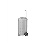 Der Travelite Next Business Wheeler von Travelite ist ein eleganter silberner Aluminium-Trolley (34L), der von der Seite gezeigt wird - ideal als Bordgepäck für jede Reise.