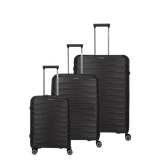Drei schwarze Travelite Mooby Trolley-Set 3tlg (S/M/L, Schwarz) Koffer mit verlängerten Griffen stehen nebeneinander und sind jeweils mit einem TSA-Zahlenschloss für sicheres Reisen ausgestattet.