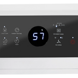 Nahaufnahme des Trotec Luftentfeuchters TTK 99 HEPA-Bedienfeldes von Trotec mit 57% Luftfeuchtigkeit und mehreren Einstelltasten - ideal zum Entfeuchten und zur Vermeidung von Schimmelbildung.