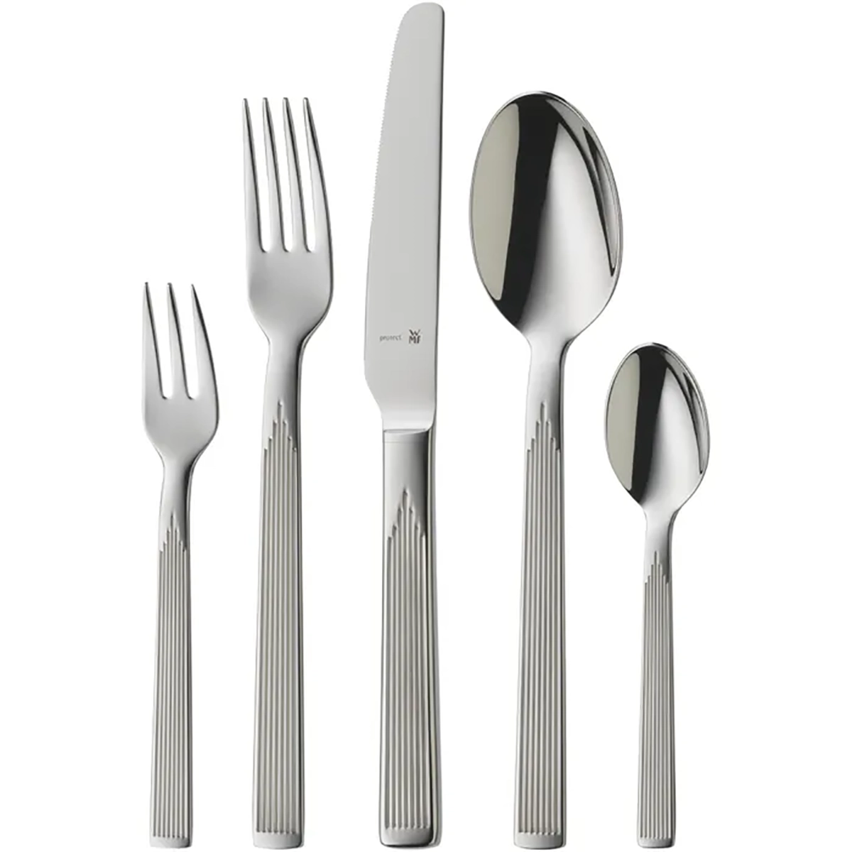 Fünf Teile aus dem WMF DECO Besteck-Set 30-tlg Edelstahl - bestehend aus Dessert- und Tafelgabel, Messer, Suppenlöffel und Teelöffel mit vertikal angeordneten Griffen - sind aufrecht nebeneinander angeordnet.