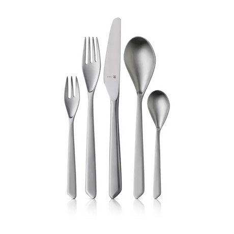 Fünf WMF NEO Besteck-Set 30-tlg Edelstahlteile - Dessertgabel, Tafelgabel, Messer, Suppenlöffel und Teelöffel - stehen nebeneinander auf weißem Grund. Jedes Stück zeichnet sich durch ein modernes Design und langlebigen Cromargan protect Edelstahl aus.