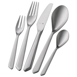 Das WMF NEO Besteck-Set 30-tlg Edelstahl besteht aus Edelstahl-Besteck in modernem Design mit verschiedenen Gabeln, Messern und Löffeln, die auf weißem Grund übersichtlich angeordnet sind. Marke: WMF.
