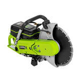 Der Zipper ZI-BTS300T 2400 W Betontrennschneider von Zipper ist eine grün-schwarze Handsäge mit großer Diamantscheibe und ergonomischem Griff - ideal für präzise Schneidaufgaben.